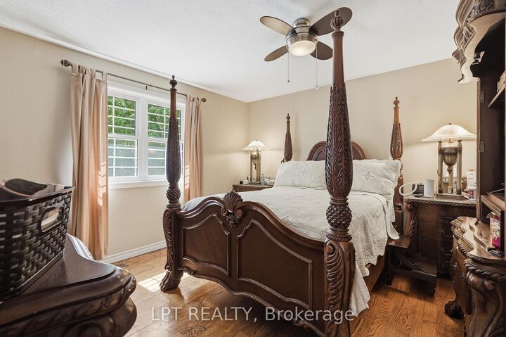 Property Photo: 18 Louise Crescent ON K0A 1W0