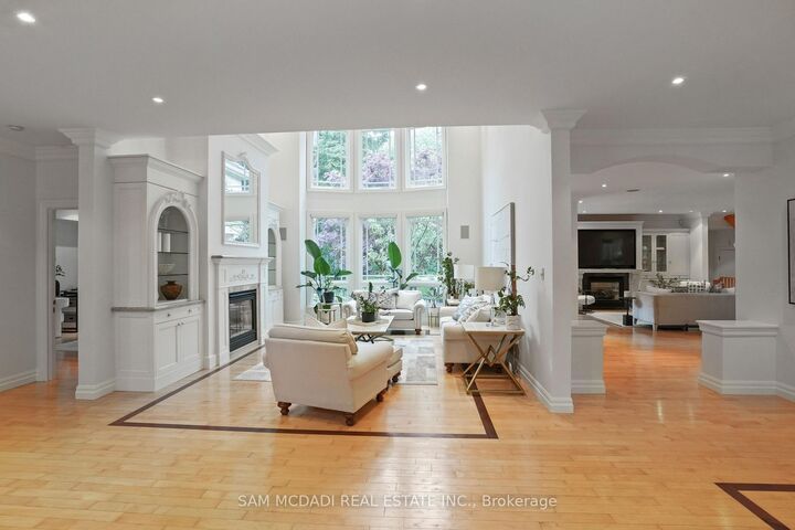 Property Photo: 1382 Aldo Drive ON L5H 3E9