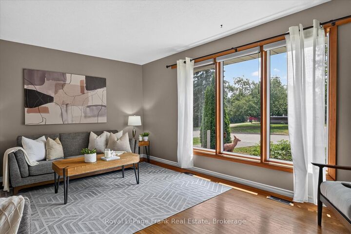 Property Photo: 870 Hemlock Street ON K9H 6C9