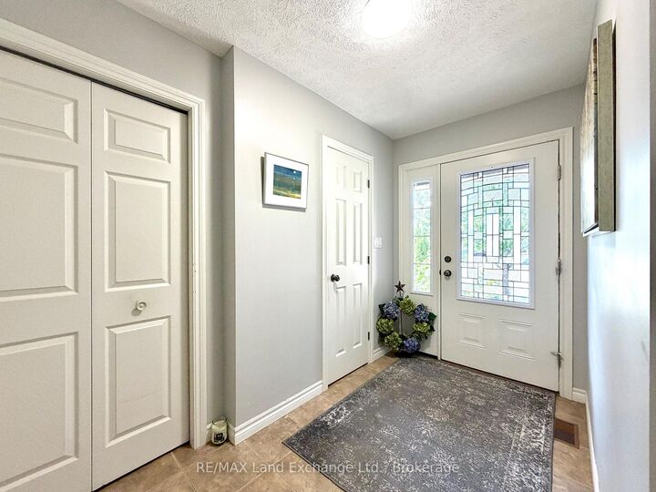 Photo de la propriété:  203 Stickel Street  ON N0H 2C1 
