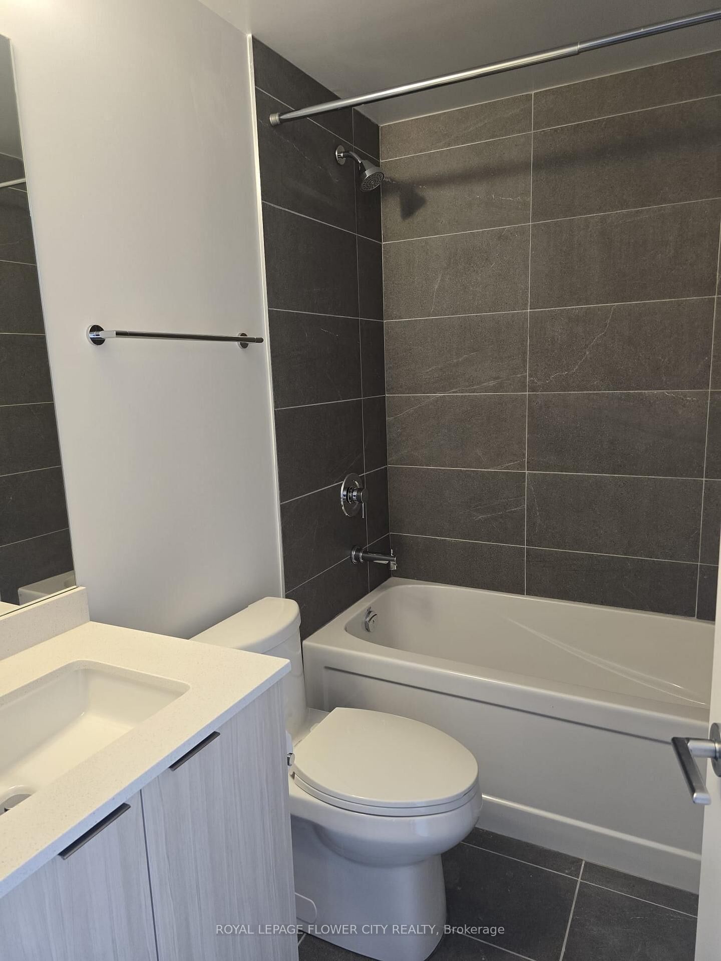 Property Photo:  115 Nipissing Road  ON L9T 1R3 
