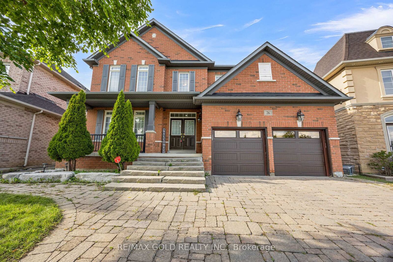 Property Photo: 26 Mount Royal Circle ON L6P 1Y7