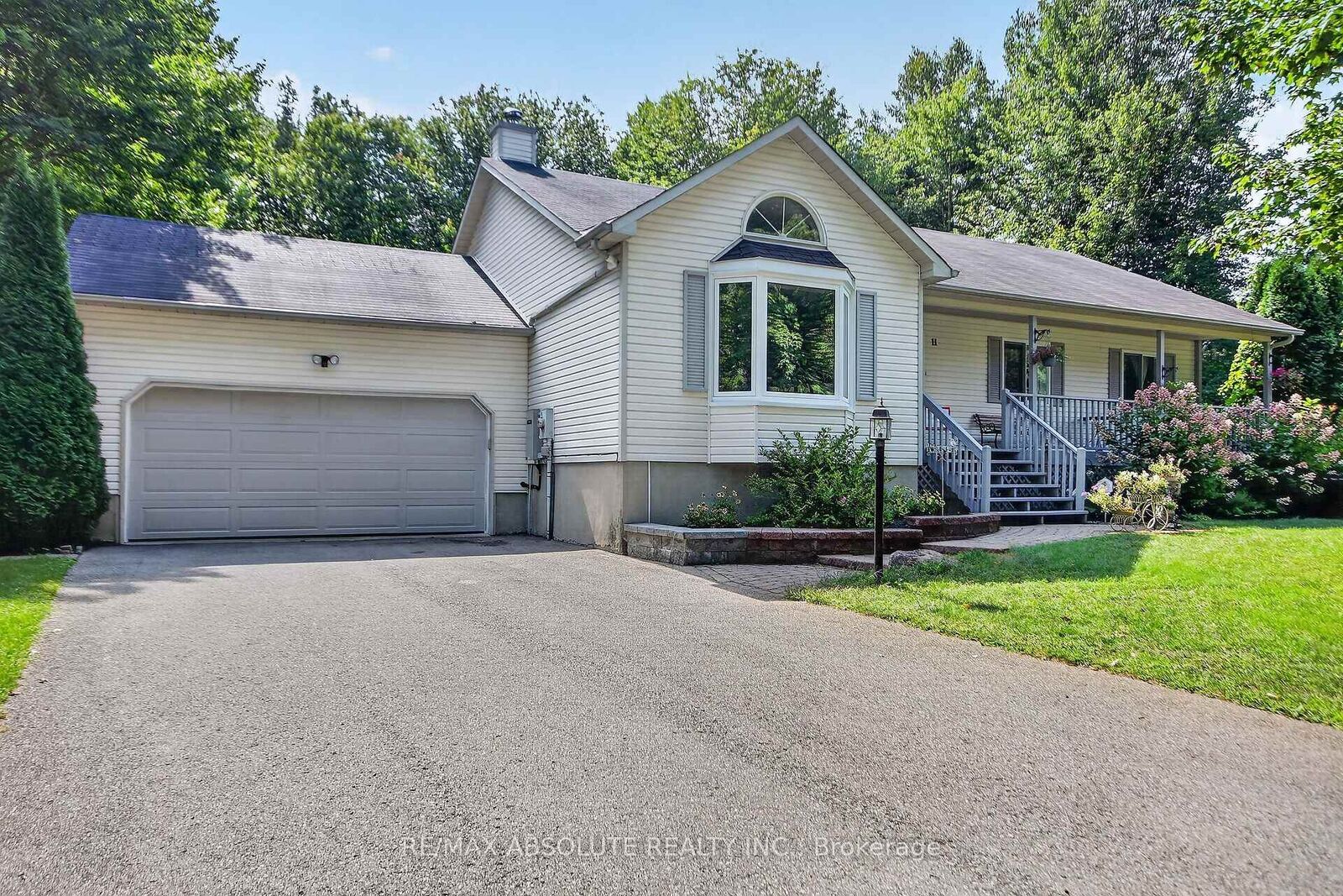 Property Photo: 11 Flesher Crescent ON K0G 1J0