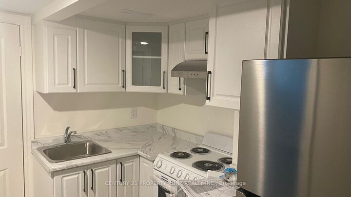 Property Photo:  2 Queenpost Drive  ON L6Y 6L2 
