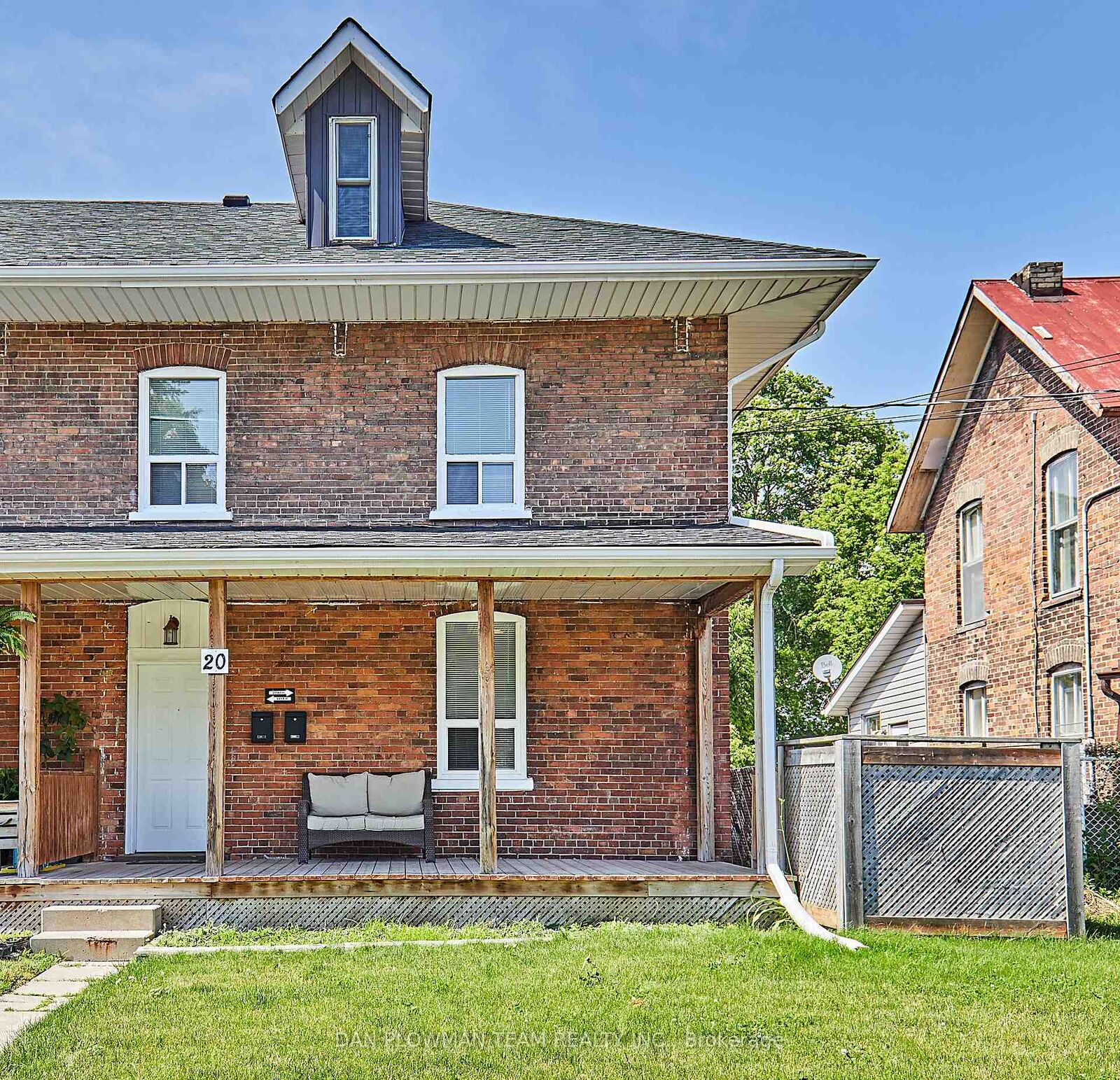 Property Photo:  20 Queen Street  ON K9V 1E9 