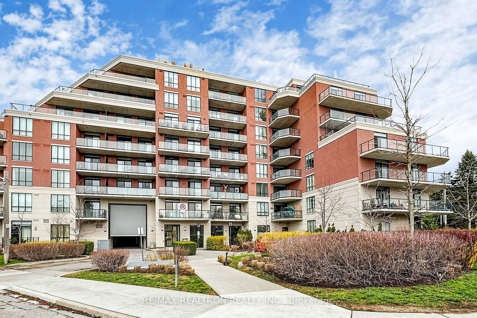 Property Photo: 3655 Kingston Road 108 ON M1M 0E2