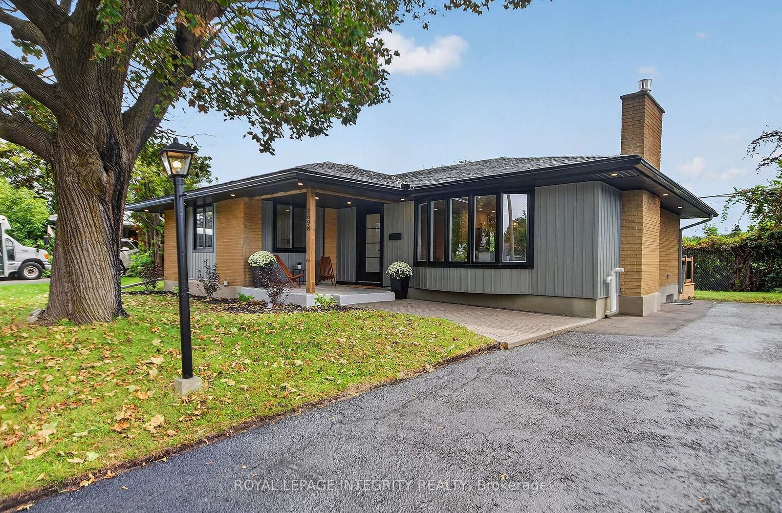 Property Photo: 2698 Ulster Crescent ON K1V 8J6