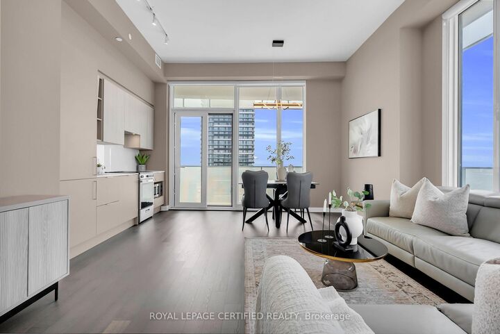 Property Photo:  3900 Confederation Parkway 5907  ON L5B 0M3 