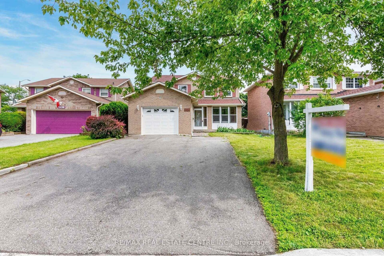 Property Photo:  1124 Shagbark Crescent  ON L5C 3N7 