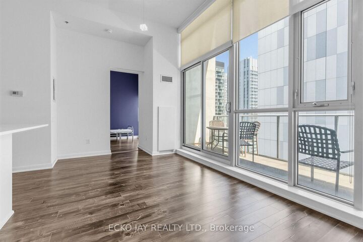 Property Photo: 375 King Street W 3506 ON M5V 1K5