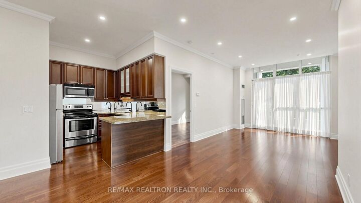 Property Photo:  39 Upper Duke Crescent 116C  ON L6G 0B8 