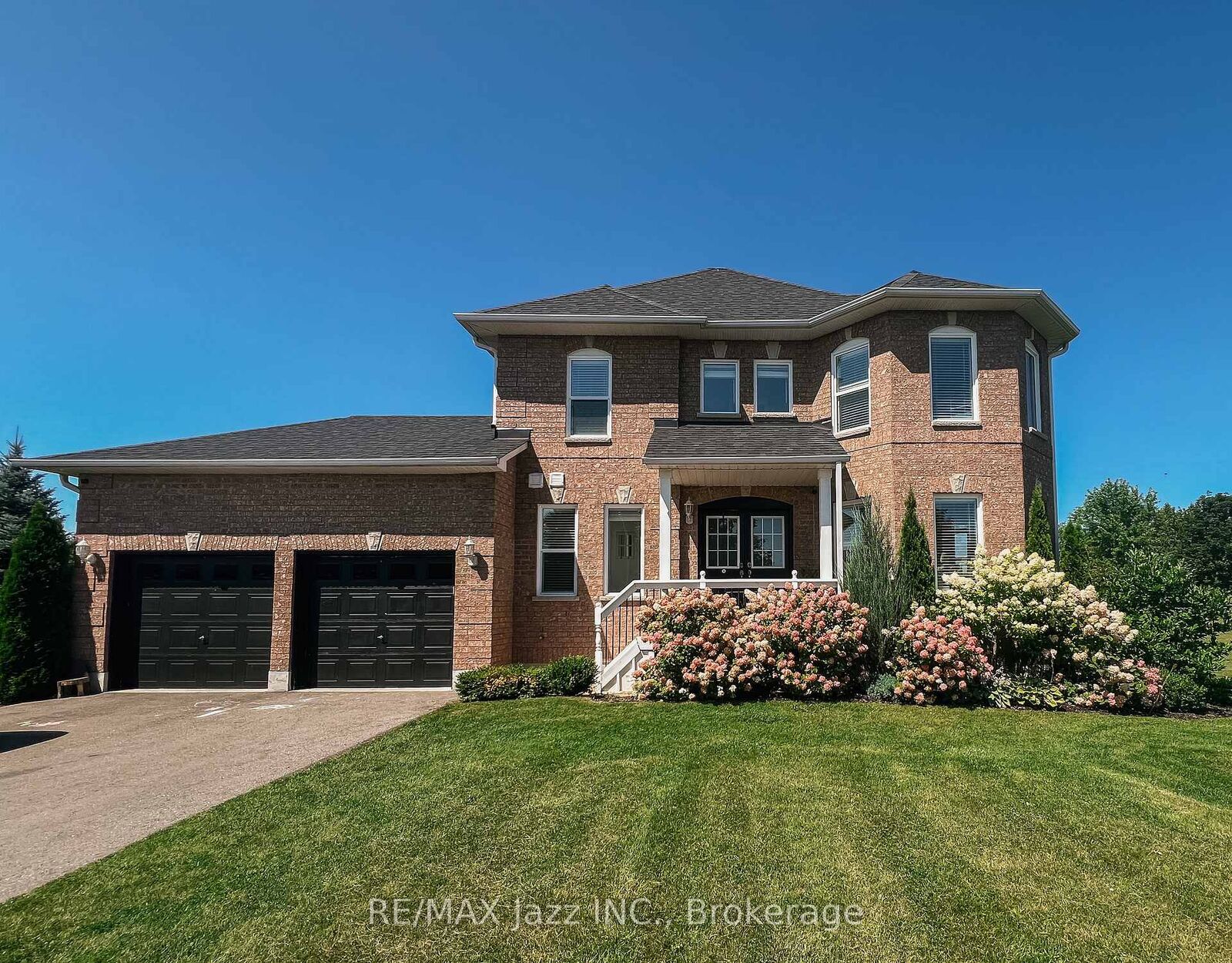 Property Photo: 29 Songbird Crescent ON K9V 4R4