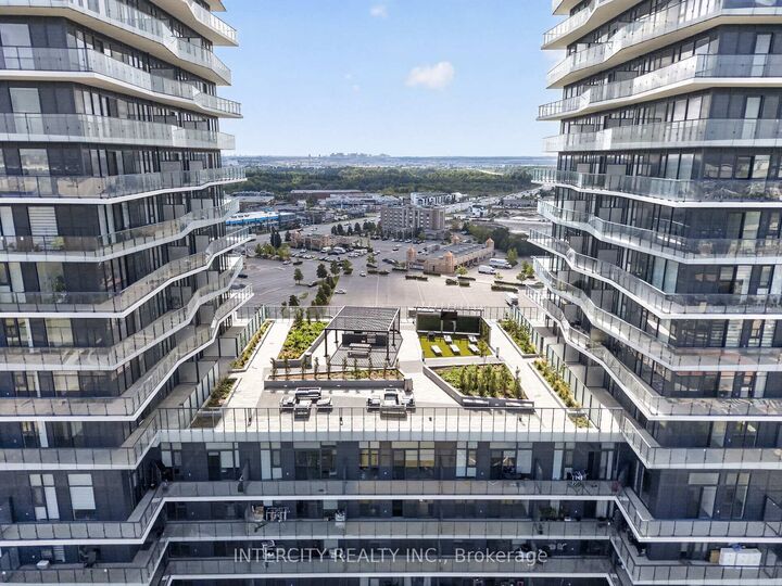 Property Photo:  15 Skyridge Drive 421  ON L6P 4S3 