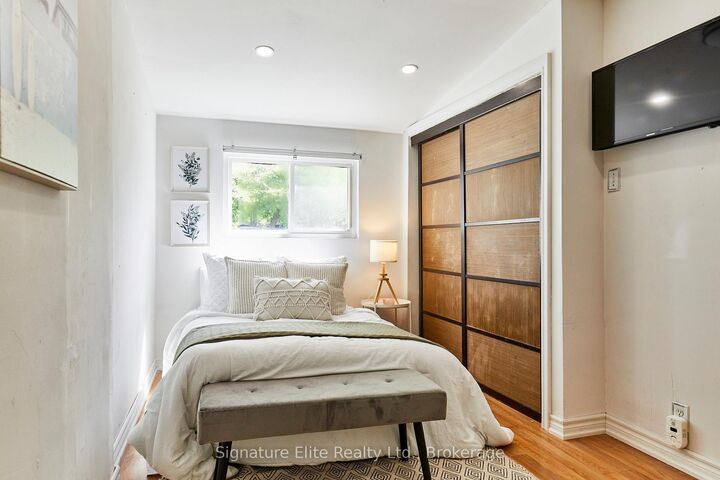Property Photo:  19 Kenworthy Avenue  ON M1L 3B1 