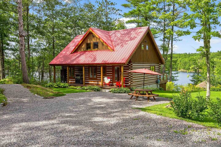 Property Photo: 1042 Amanda Lane ON P1P 1R3