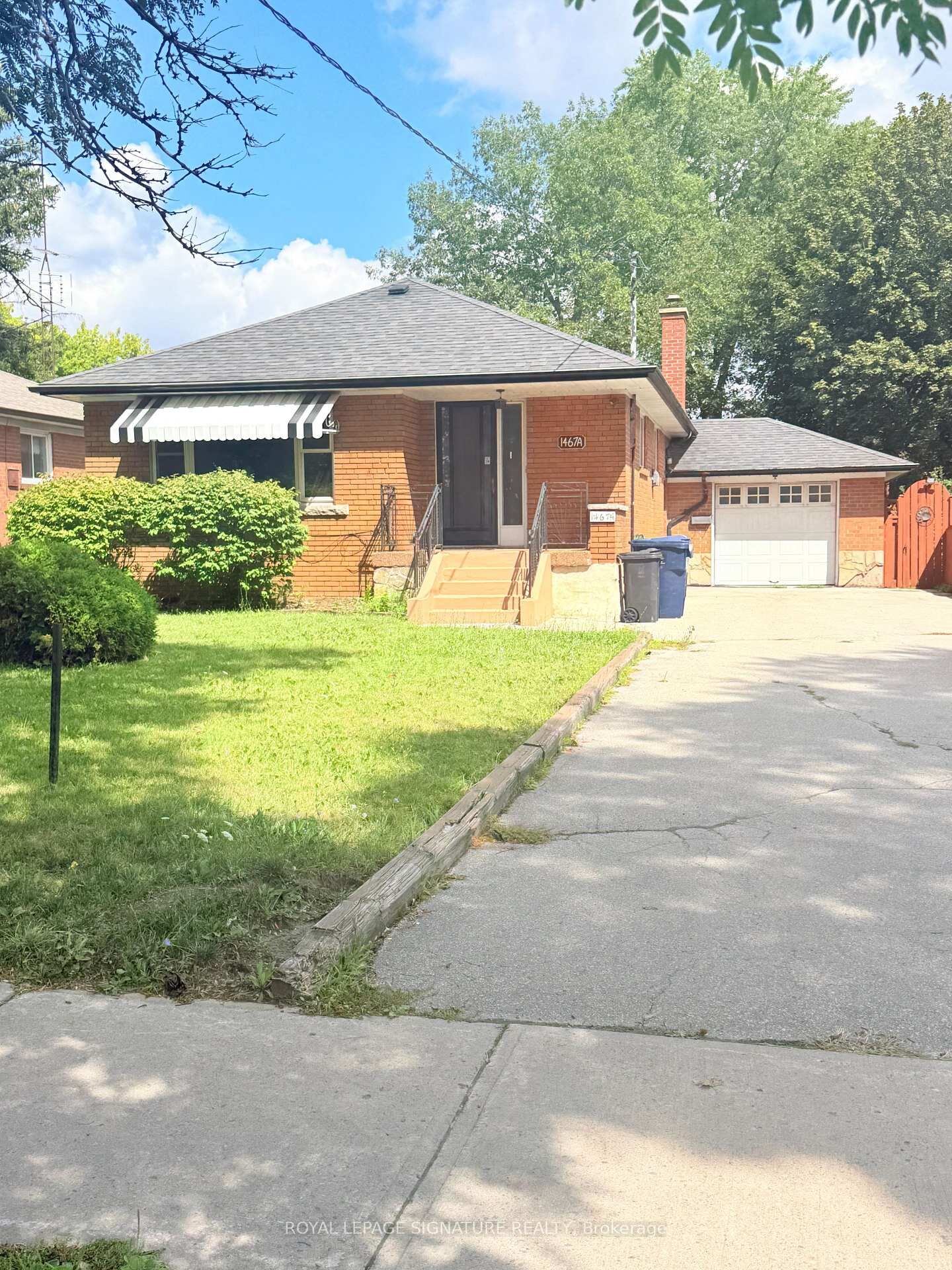 Property Photo:  1467A Birchmount Road  ON M1P 2G4 