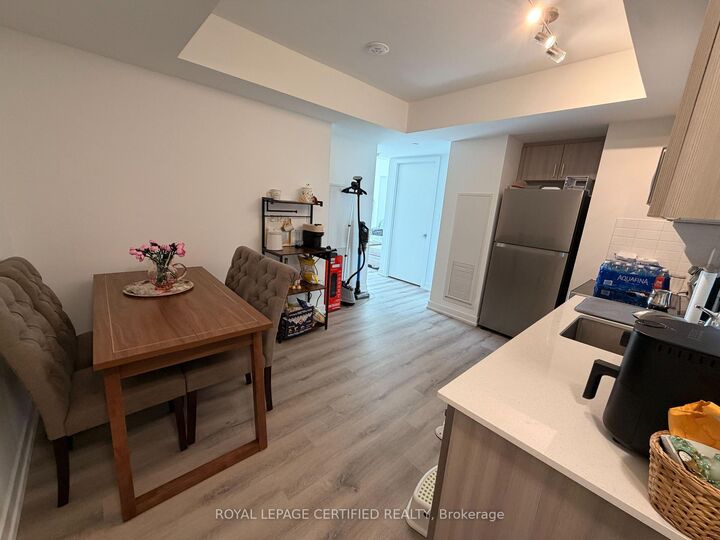 Property Photo:  556 Marlee Avenue 405  ON M6B 0B1 