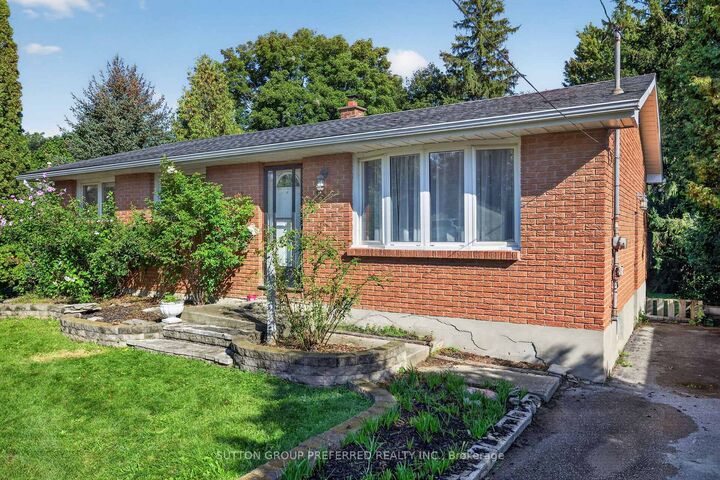 Property Photo:  98 Queen Street  ON N0L 1G2 