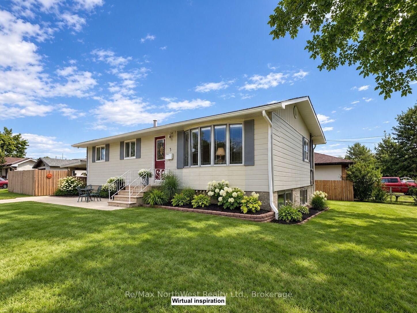 Property Photo:  1 Kirkpatrick Avenue  ON P9N 4K5 
