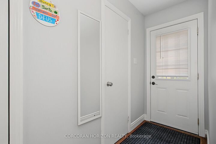 Property Photo: 15 Green Valley Drive 1 ON N2P 1K7
