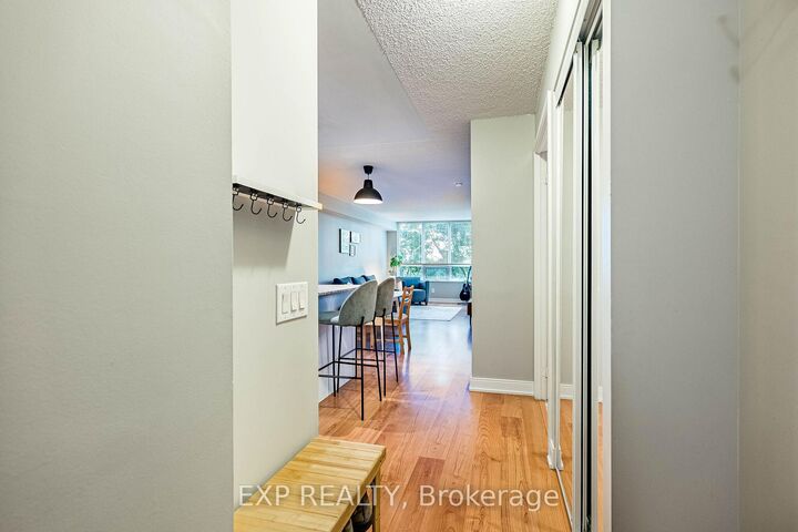 Property Photo:  35 Viking Lane  ON M9B 0A2 