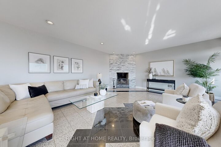 Property Photo: 26 Ontoro Boulevard ON L1Z 1X6