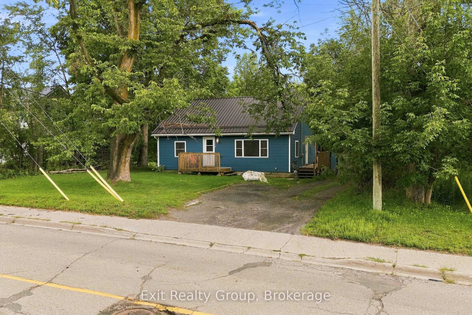 Property Photo:  110 Forsyth Street  ON K0K 2M0 