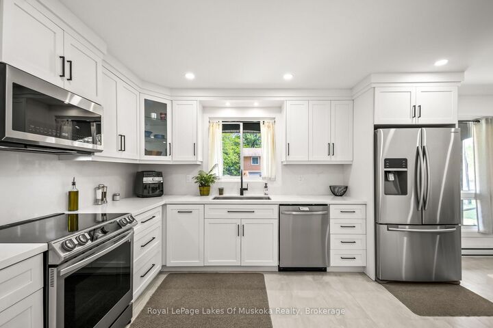 571 David Street E — photo 1