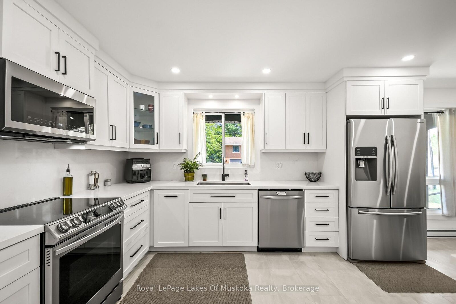 Property Photo: 571 David Street E ON P1P 1M1