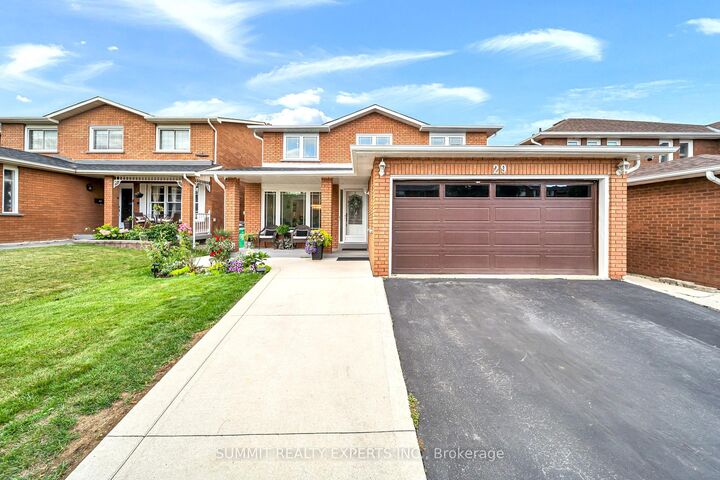 Property Photo: 29 Coronation Circle ON L6Z 4A9