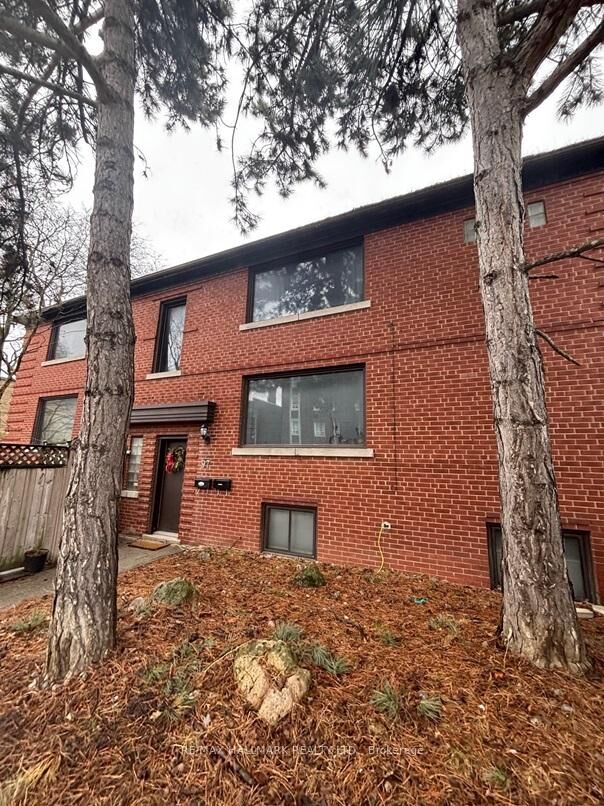 97 Oriole Parkway — photo 1