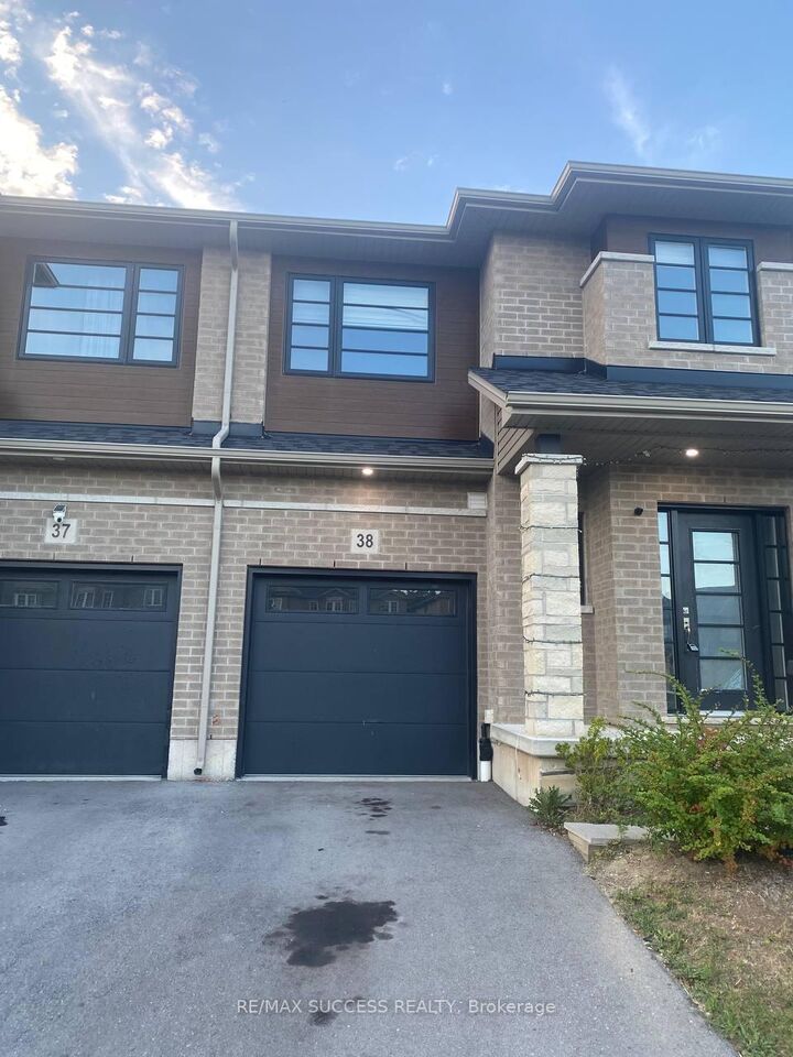 Property Photo:  520 Grey Street 38  ON N3S 0K1 