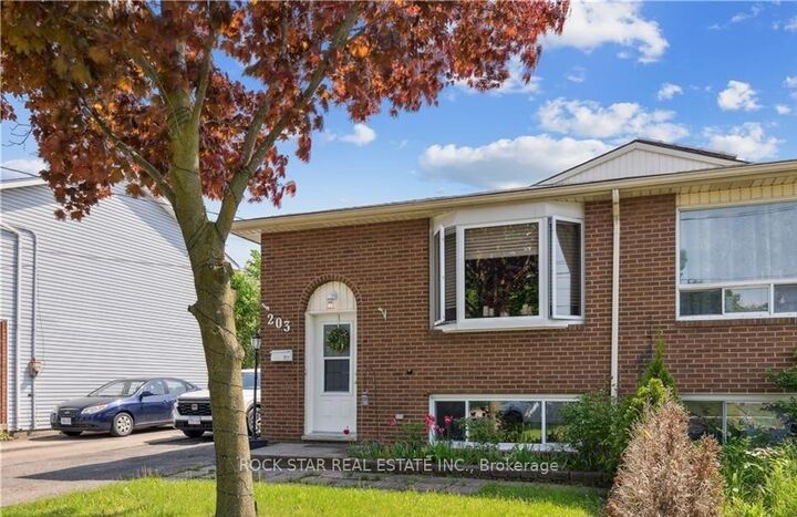 Property Photo:  203 Commercial Street Upper  ON L3B 5Z5 