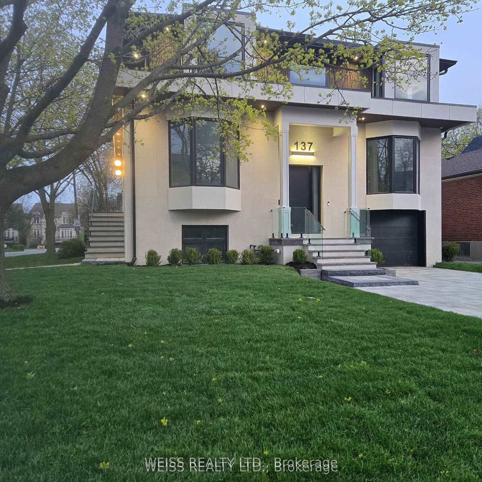 Property Photo: 137 Bannockburn Avenue ON M5M 2N4