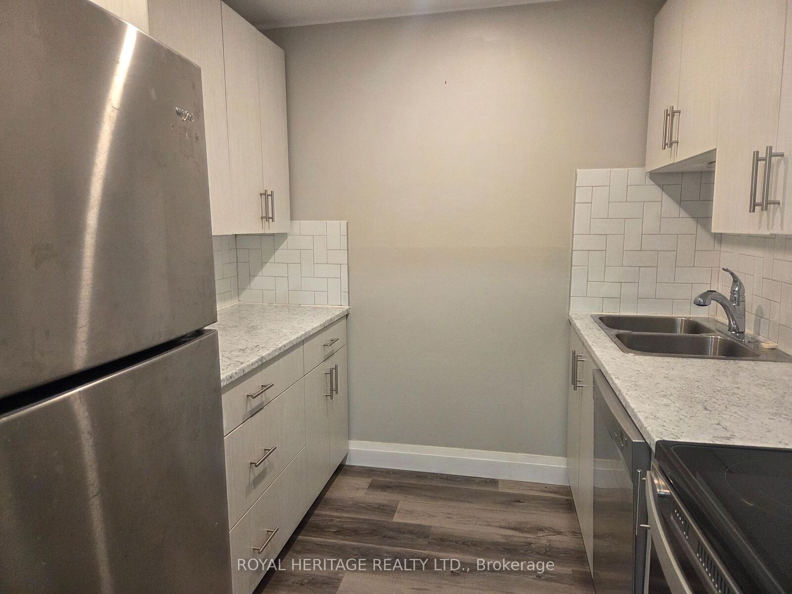 Property Photo:  8800 Willoughby Drive 208  ON L2G 6X8 