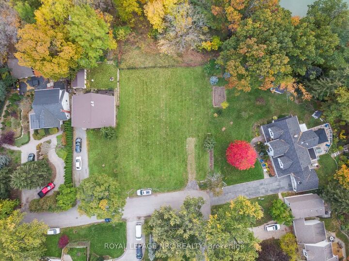Property Photo:  56B Henley Drive  ON L2N 4A9 