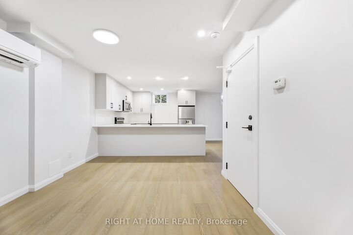 Property Photo:  35 Braemar Avenue Lower  ON M5P 2L1 