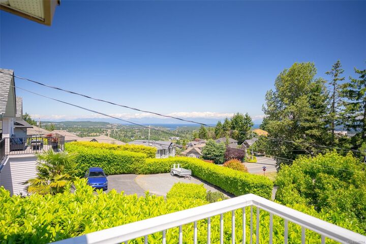 Property Photo:  375 Cariboo Dr  BC V9R 6A4 