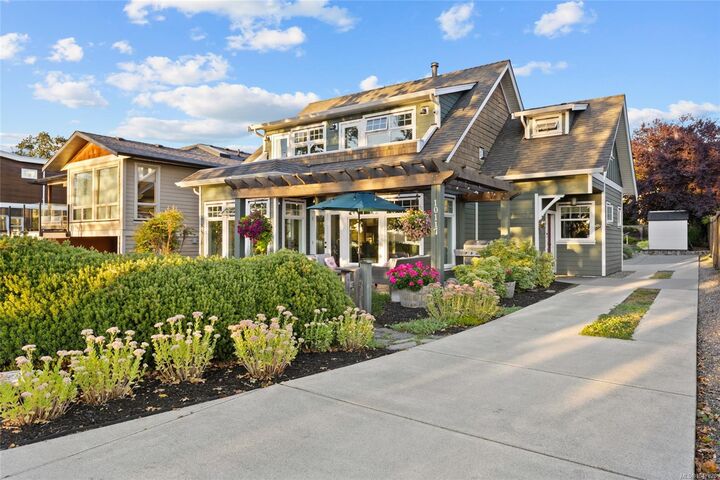 Property Photo: 10117 West Saanich Rd BC V8L 5T6