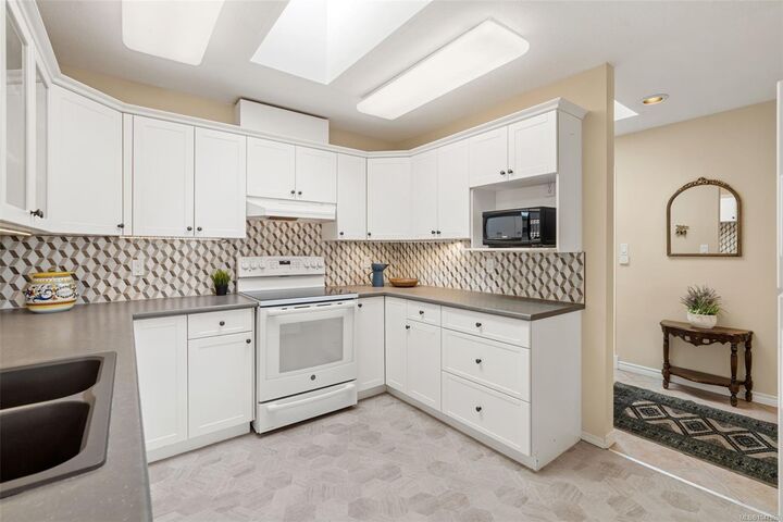 Property Photo:  275 First St #403  BC V9L 1R3 