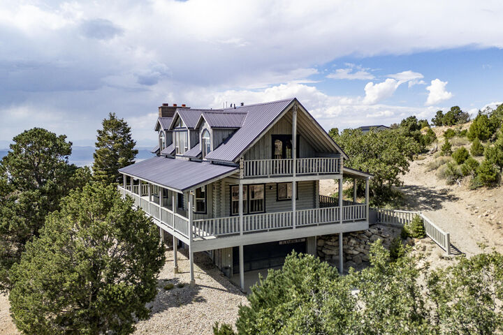 Property Photo: 1159 E Cedar Highlands Dr UT 84720