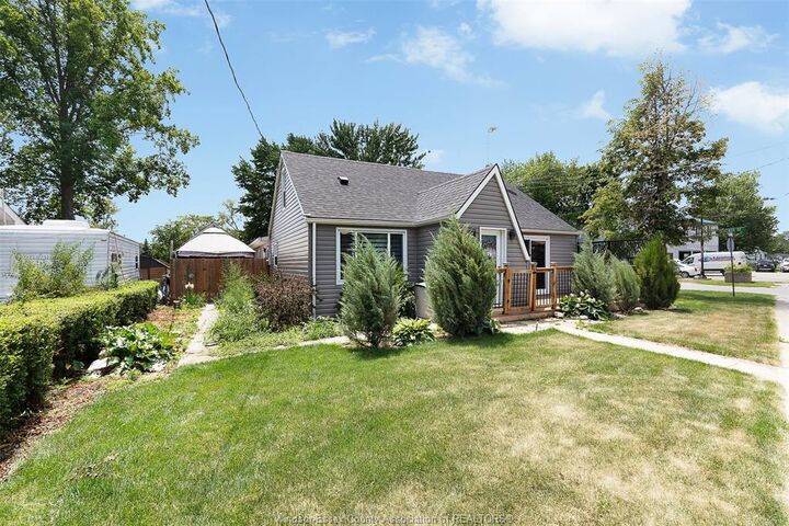 Property Photo: 430 Broadway Street ON N0R 1A0