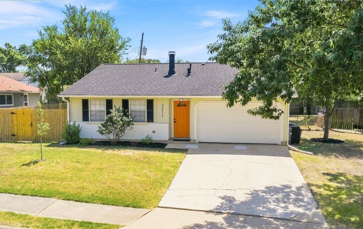 Property Photo:  3211 Plantation Road  TX 78745 