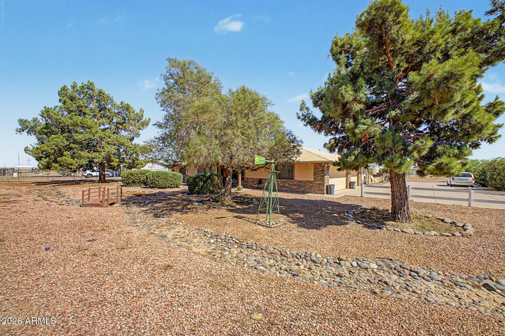 Property Photo: 20537 W Gordon Way AZ 85361