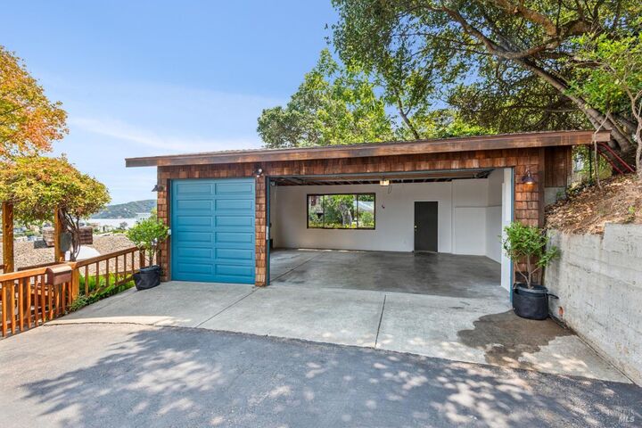 Property Photo:  35 Oak Place  CA 94920 