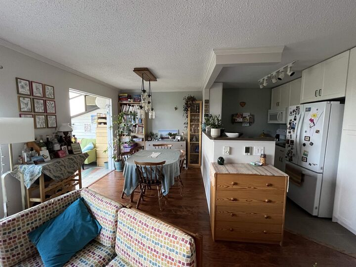 Property Photo:  220 E 4th Street 10  BC V7L 1H9 