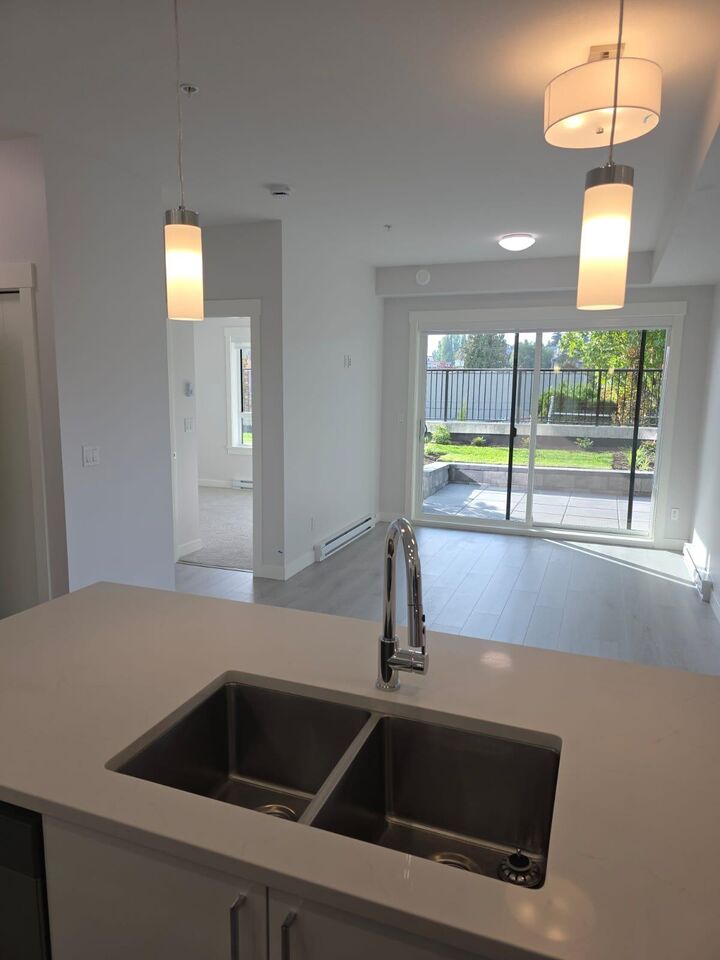 Property Photo:  33886 Pine Street 123  BC V2S 0N9 