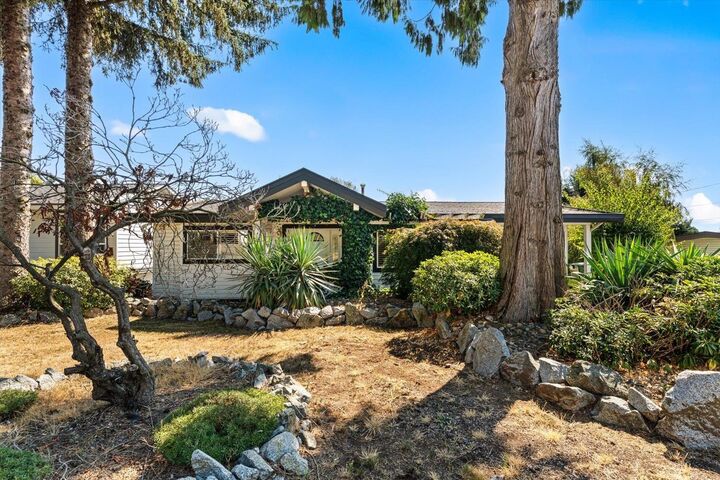 Property Photo: 2034 Majestic Crescent BC V2T 3G1