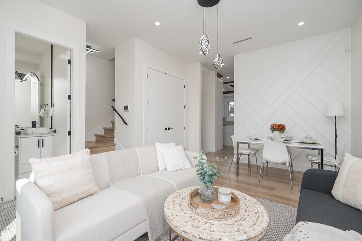 Property Photo: 1149 Dansey Avenue 102 BC V3K 3H5