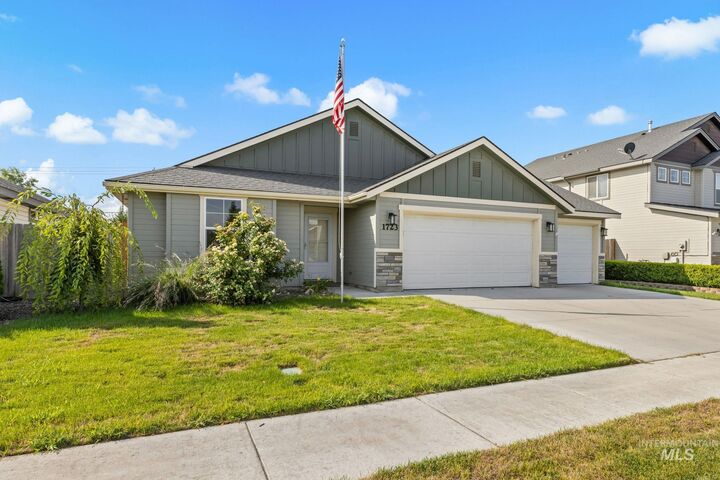 Property Photo:  1723 W Lava Ave  ID 83651 